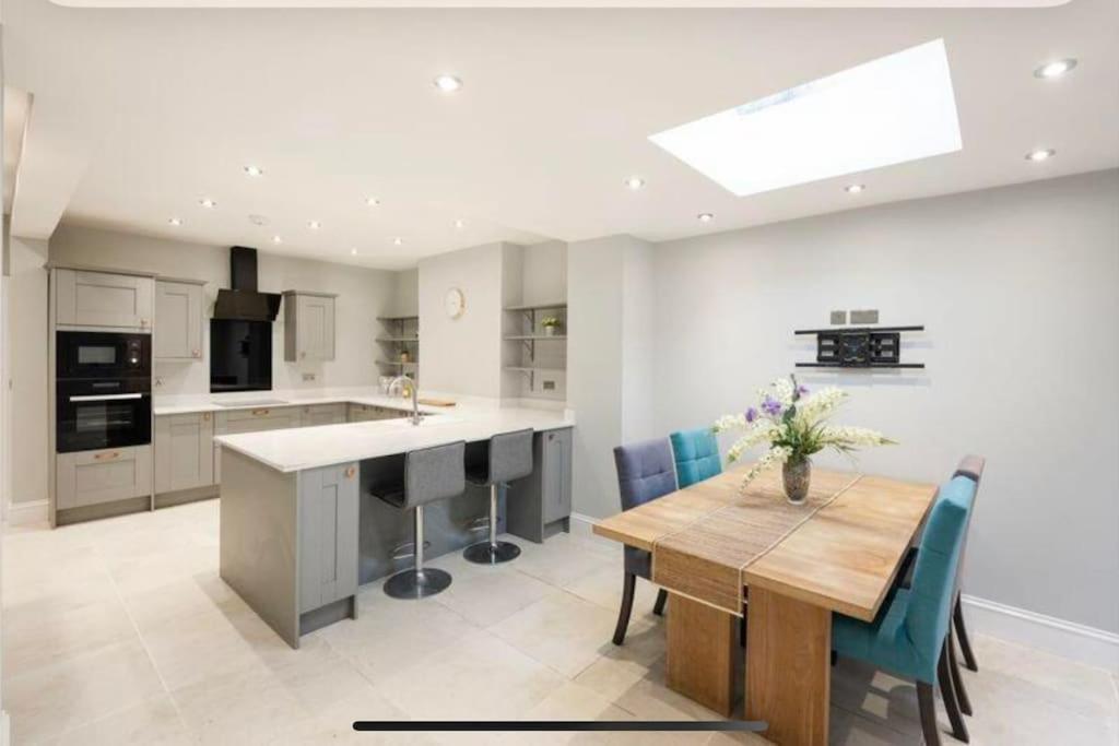 Three Storey Clifton Town House Bristol Exterior photo